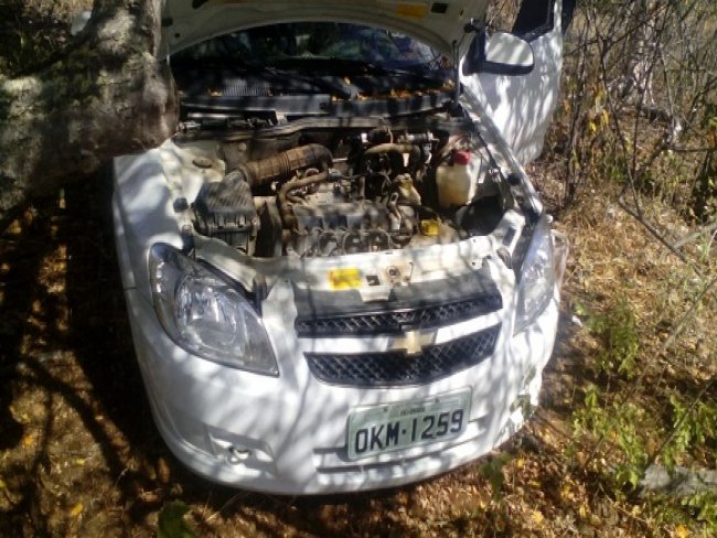 Policiais Militares da 2ª CIPM recuperam carro roubado em Cabrobó, no Sertão de PE