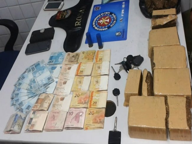 Quatro pessoas são presas com maconha e dinheiro em Caruaru
