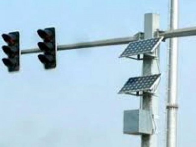 Arcoverde ganha primeiro semáforo de energia solar do Norte e Nordeste‏