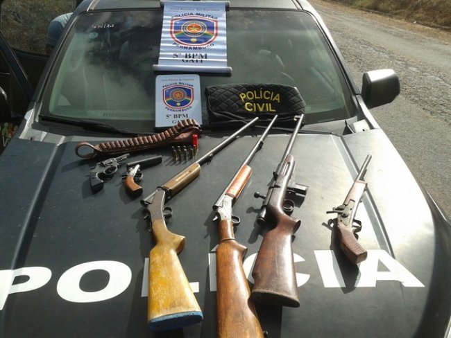 Três pessoas são presas com armas na Zona Rural de Dormentes, PE