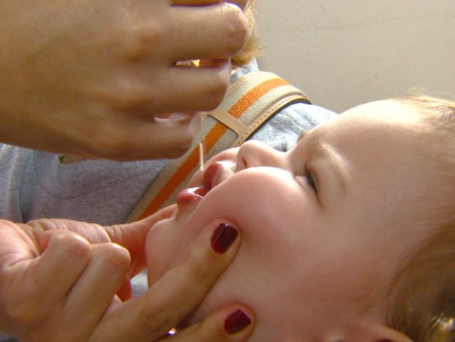 Campanha de vacinação contra pólio começa neste sábado em todo o País