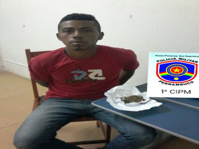 Itacuruba: Policiais Militares da 1ª CIPM apreendem usuário de droga com maconha