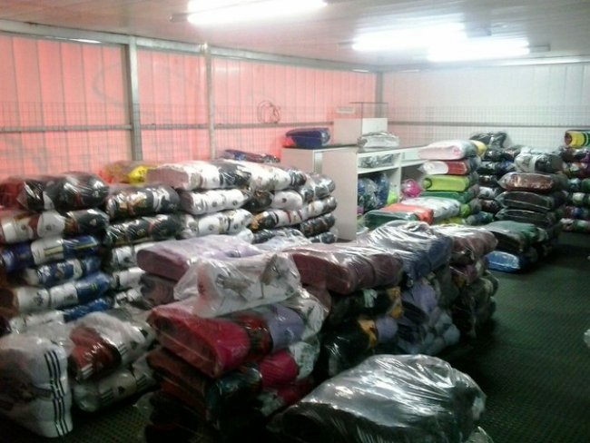 Polícia Civil apreende 60 mil produtos falsificados em centro de compras