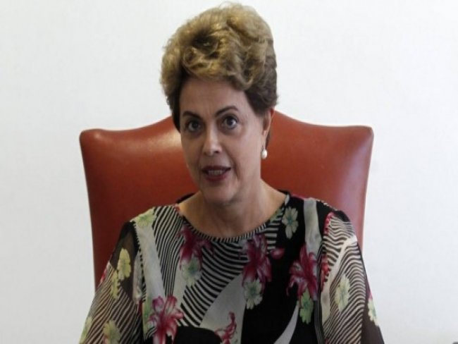 ?Usar crise para chegar ao poder é versão moderna do golpe?, diz Dilma