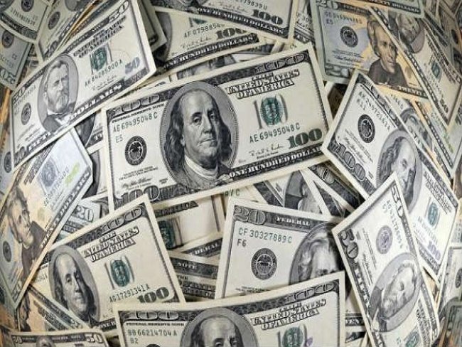 Dólar fecha a R$ 4,05 e atinge maior valor do Plano Real