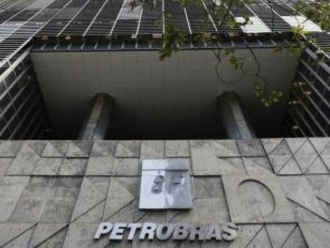 Petrobras aumenta a gasolina em 6% e o diesel em 4% nas refinarias