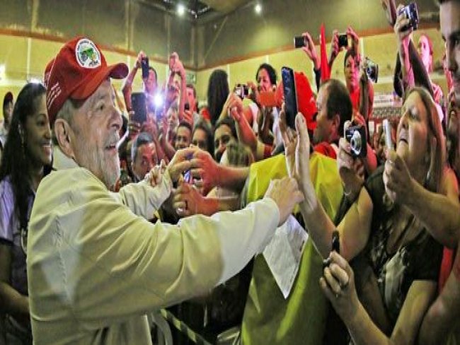 Em evento na Grande São Paulo, Lula diz que ?Bolsa Família? e ?Minha Casa Minha Vida? justificam ?pedaladas? de Dilma