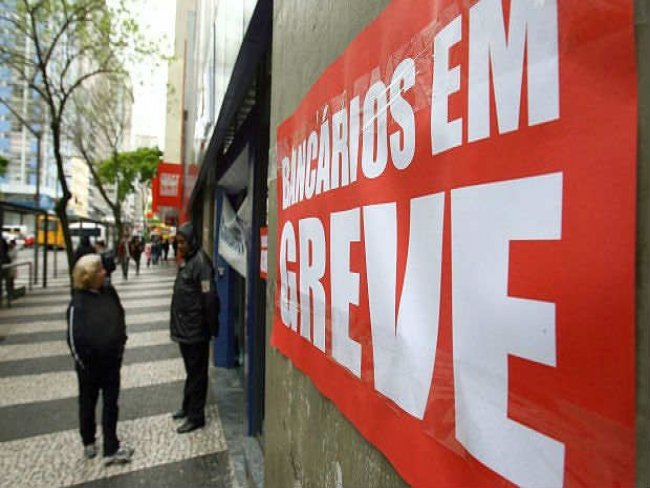 Bancários de Pernambuco rejeitam proposta de 7,5% e greve continua
