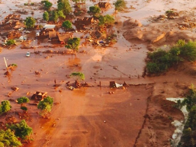 Rompimento de barragem no interior de Minas Gerais pode ter deixado dezenas de mortos