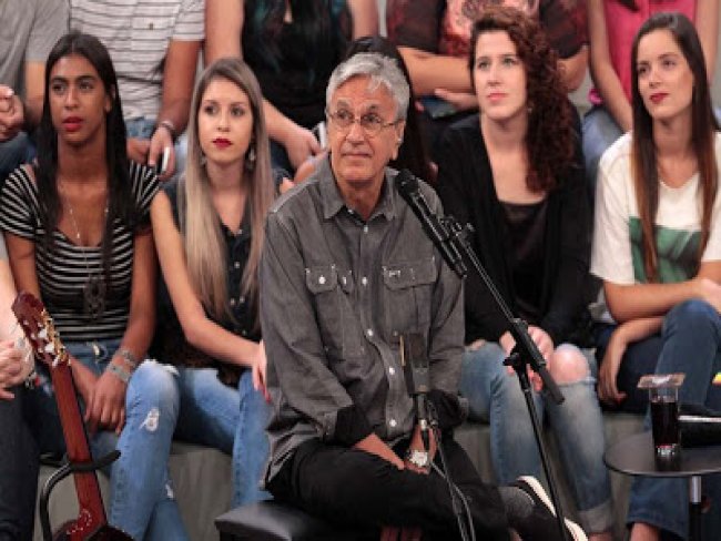 Caetano Veloso sai em defesa do governo: ?Cenário é o mesmo do golpe de 64″