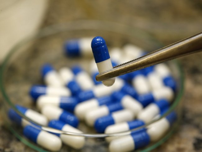 Mesmo sem testes, Justiça autoriza venda de 'pílula do câncer' por R$ 6