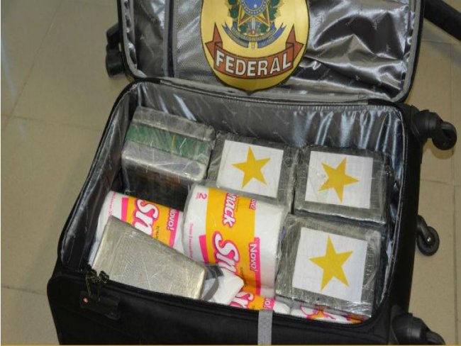 Estudante é presa com 16 quilos de cocaína no aeroporto do Recife