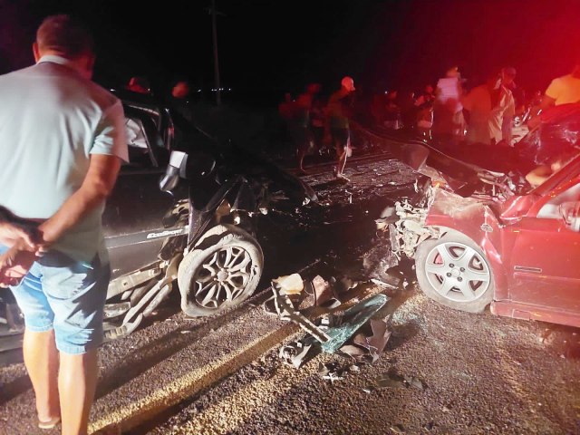 Grave acidente automobilístico entre Mata Grande (Al)  e Inajá (Pe): Casal e filho de 3 anos morrem e outros ficam feridos.