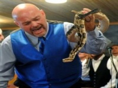 Cobra que matou pastor será usada de novo em culto no sábado 