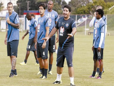 Sem comando e com promessa de pblico zero, Bahia encara o Luverdense hoje