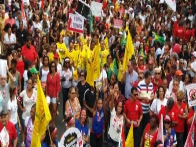 Ato contra reforma da Previdncia leva 50 mil pessoas s ruas do Campo Grande