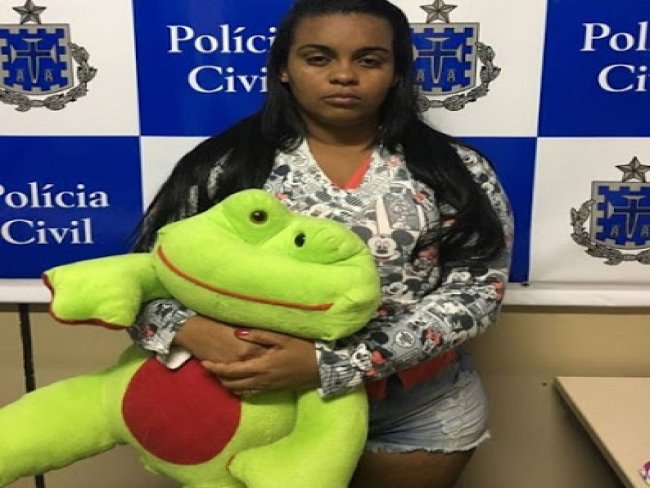 Ilhus: Mulher  presa com quase 2 kg de drogas em perereca de pelcia