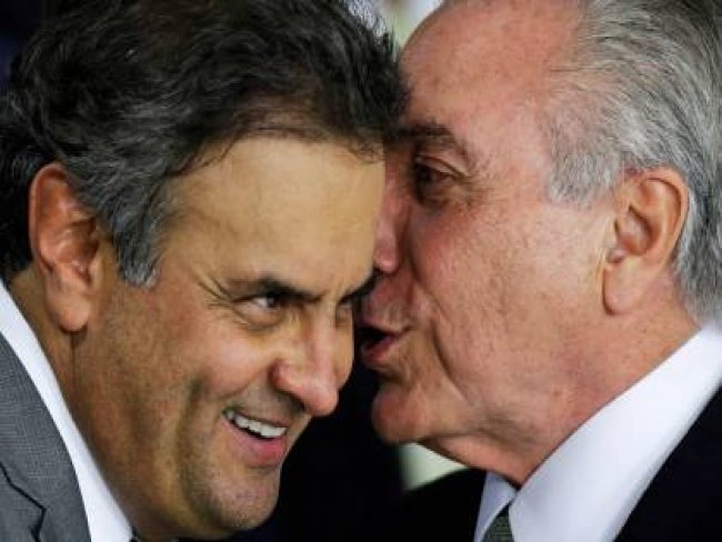 Isolado, Acio conversa frequentemente com Temer