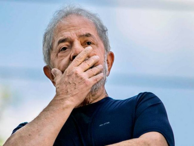 Lula  denunciado sob acusao de lavagem de dinheiro