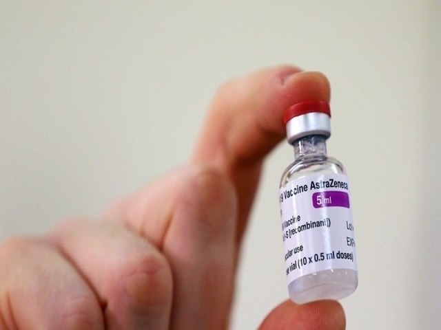 Primeira dose da vacina de Oxford garante 76% de proteção