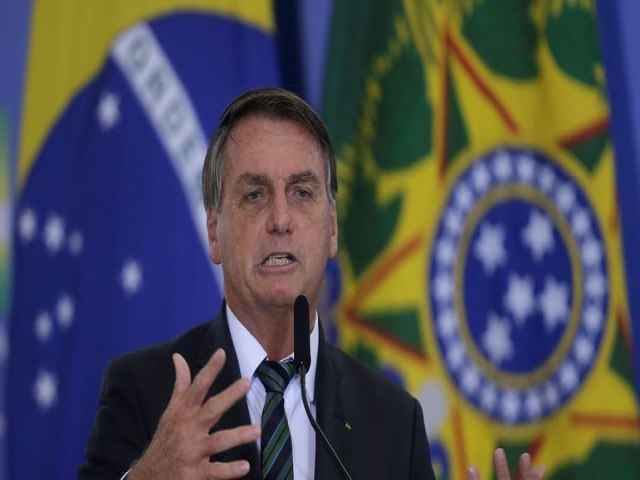 Bolsonaro sinaliza, novamente, retorno do auxlio emergencial