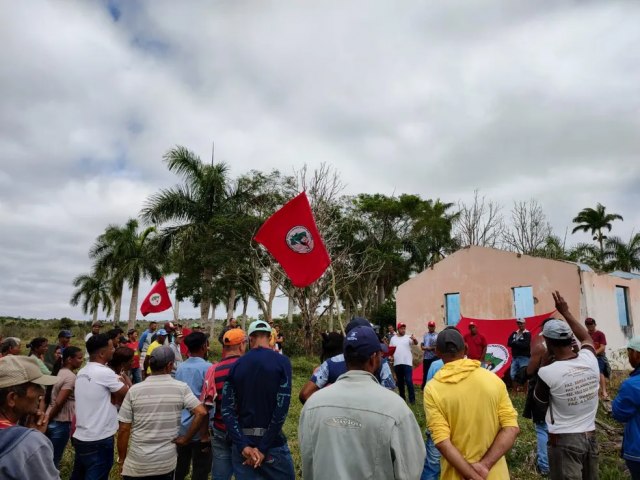 Integrantes do MST ocupam duas fazendas na regio da Chapada Diamantina