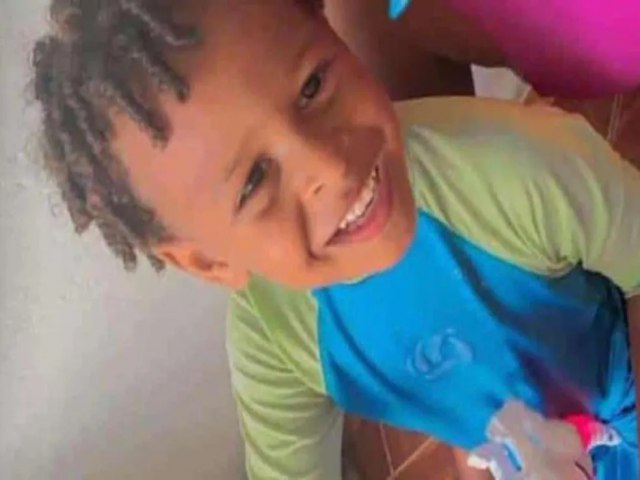 Menino de 4 anos morre aps se afogar em praia do sul da Bahia