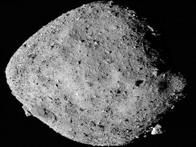 Maior amostra de asteroide j coletada cai de paraquedas nos EUA