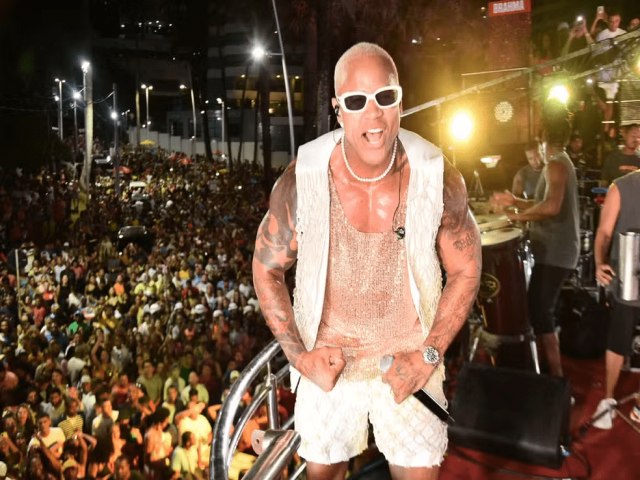 Pipoco: Léo Santana comanda 4º dia de pré-carnaval em Salvador com trio elétrico na orla