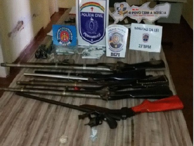 Policiais apreendem drogas e armas de fogo em Tabira, no Serto do Paje