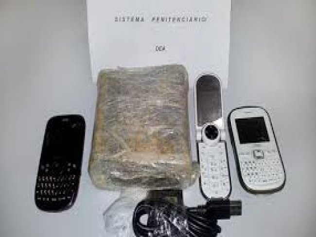 Polcia apreende maconha e celular em fundo falso de marmita na Cadeia de Serra Talhada