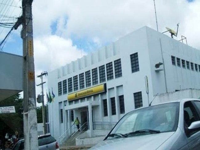 Araripina-PE: Homem  assaltado em frente a agencia Banco do Brasil.