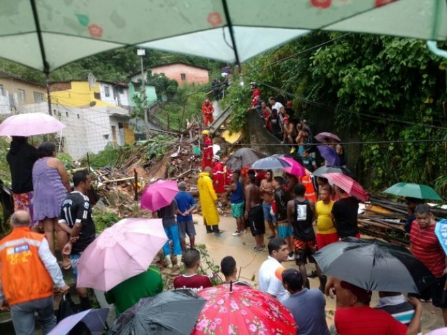 Chuva forte deixa quatro mortos no Recife e em Olinda