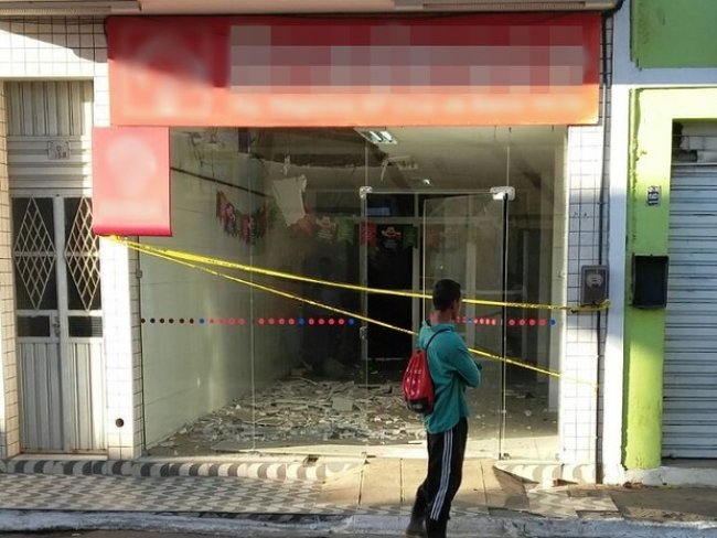 Bandidos explodem caixa eletrnico em Santa Cruz da Baixa Verde
