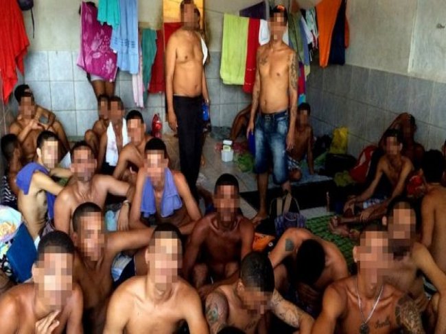 Maior cadeia do Brasil tem favela e rea 'Minha cela, minha vida' para presos VIP
