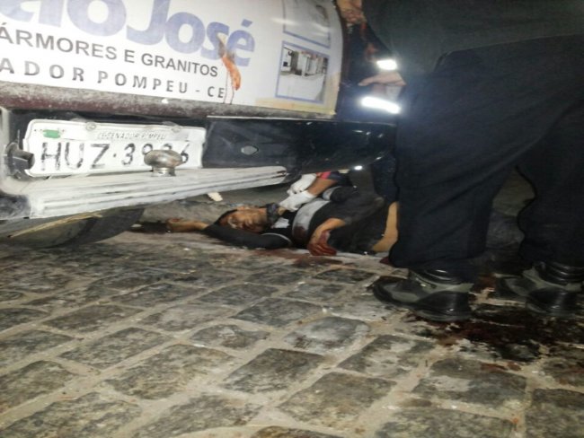 Grupo explode banco, troca tiros com a polcia e assaltantes morre no Cear 