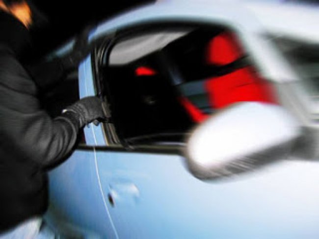 Homem tenta roubar carro no Centro de Petrolina e  detido por PM