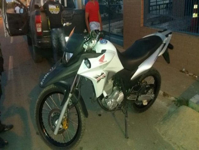 Polcia recupera moto Honda XRE roubada em salgueiro