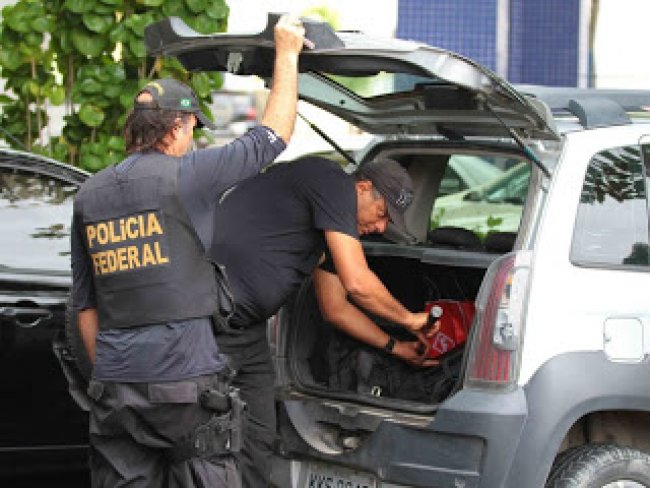 Polcia Federal cumpre mandados de priso temporria e busca e apreenso em Petrolina, Juazeiro, e Sento S