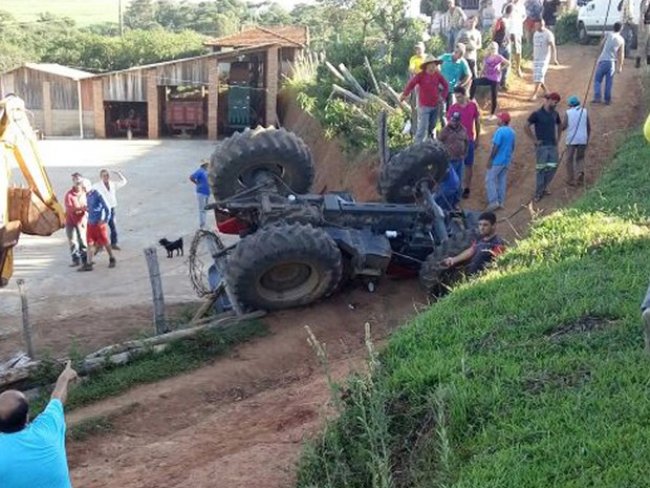 Mulher morre aps trator tombar na zona rural de Monte Belo, MG