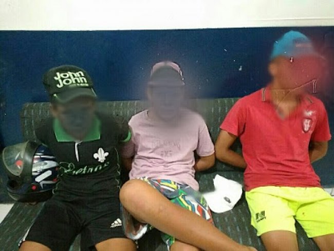 Menores so detidos por policiais do 5BPM por estarem praticando assalto