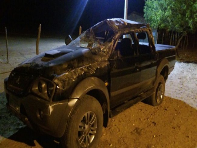 Durante bebedeira em Araripina, mulher esfaqueia homem e foge