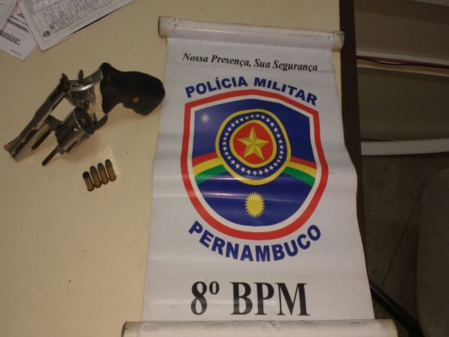 Salgueiro-PE: Militar do 8BPM reage  tentativa de assalto e apreende arma do criminoso