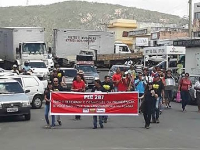 Policiais Civis fizeram protesto pacfico em Salgueiro contra a reforma da Previdncia Social