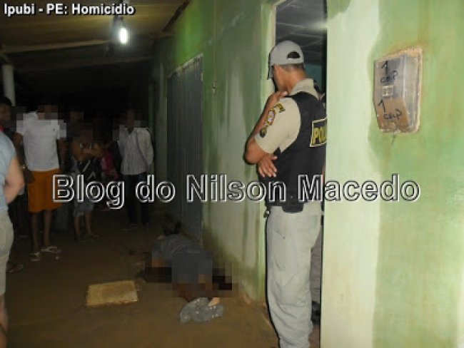 IPUBI-PE: Ambulante  morto a facadas na porta de casa em plena sexta-feira santa (14) IPUBI-PE: AMBULANTE  MORTO A FACADAS NA PORTA DE CASA EM PLENA SEXTA-FEIRA SANTA (14) 17 APR  ARARIPINA-PE: Acidente de trnsito na PE-585 deixa uma pessoa morta e out