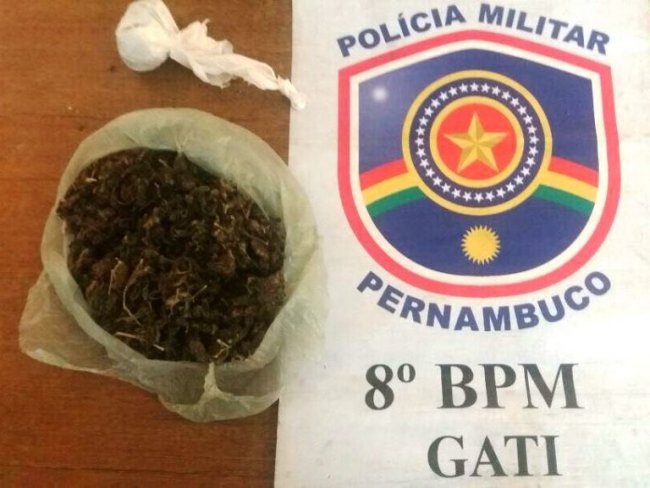 Parnamirim-PE: Militares do 8BPM detm suspeitos com maconha