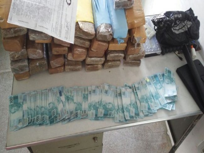 Comerciante  preso transportando R$21.300 em notas falsas e 35kg de maconha no Serto de PE