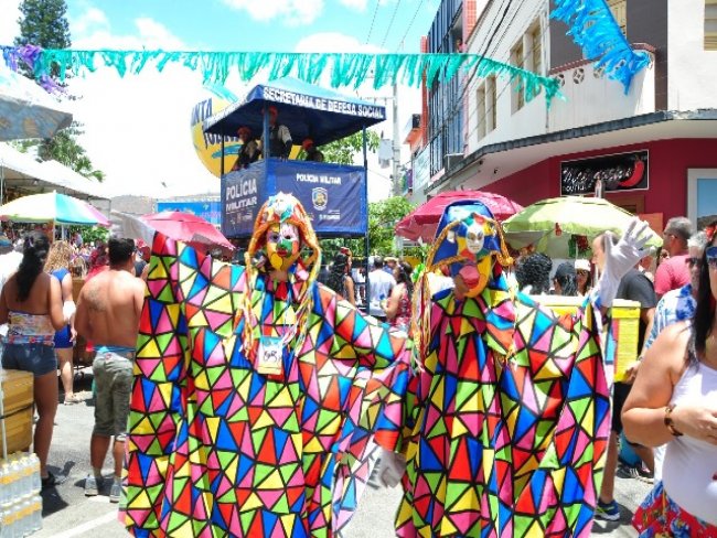 Desfile dos papangus, em Bezerros, foi marcado pela tranquilidade