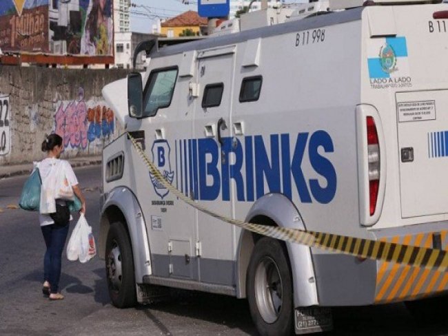 Um carro-forte  roubado a cada trs dias no Brasil