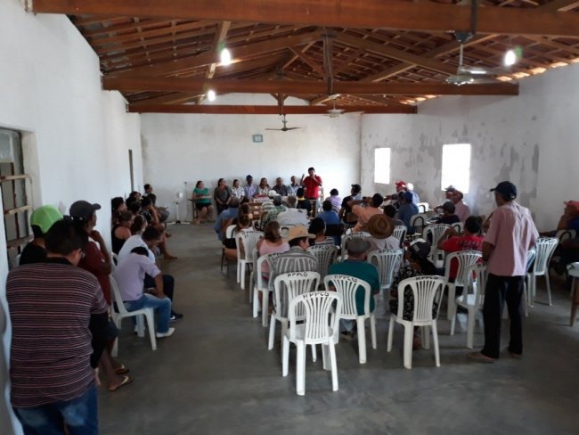 Deputado Federal Adalberto Cavalcanti visita Associao dos Pequenos Produtores de Caatinga Grande, Zona Rural de Dormentes.